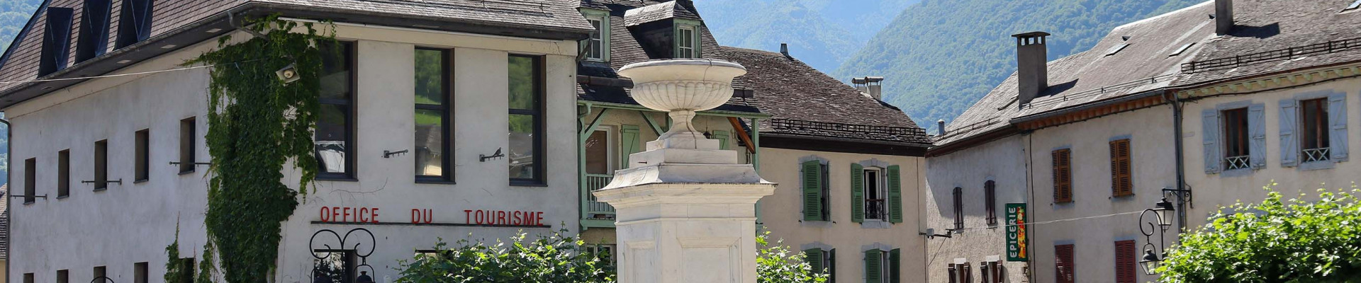 Place de Laruns ©OTVO