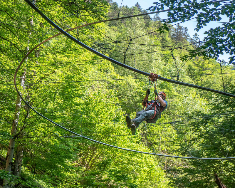 Tyrolienne à virages