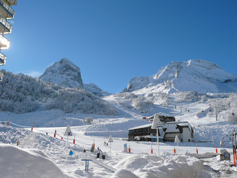 bas-station-otebg-61