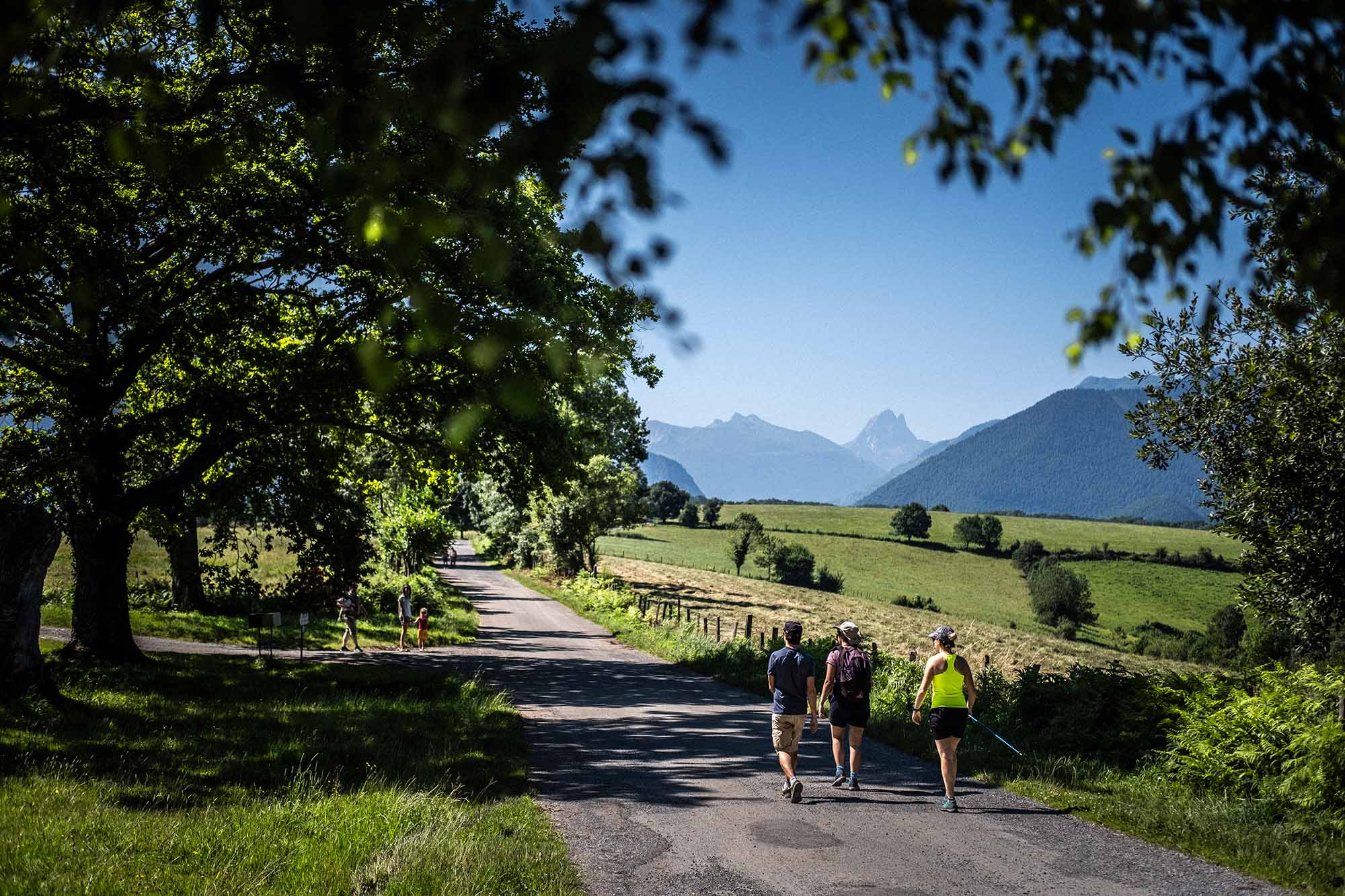 Senderistas en la ruta de la Cruz de Buzy - &copy; Adrien Basse-Cathalinat