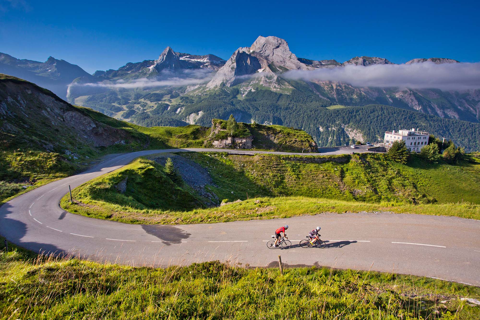 Cyclist climbing the Col d'Aubisque - &copy; CDT64-Ziklo