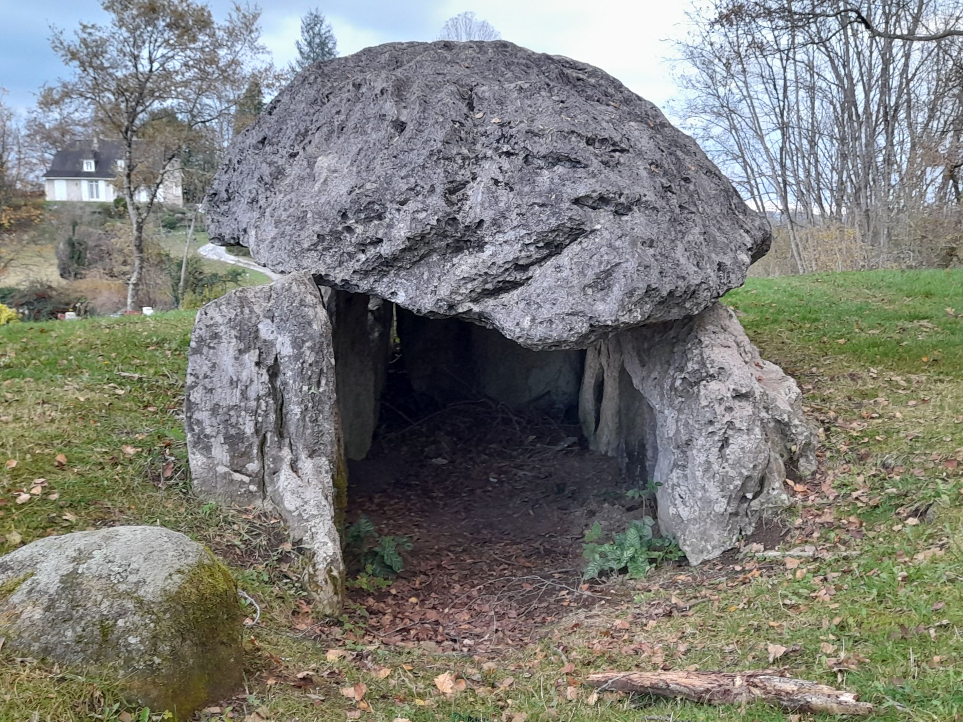 dolmen-buzy7-il-otvo-7652