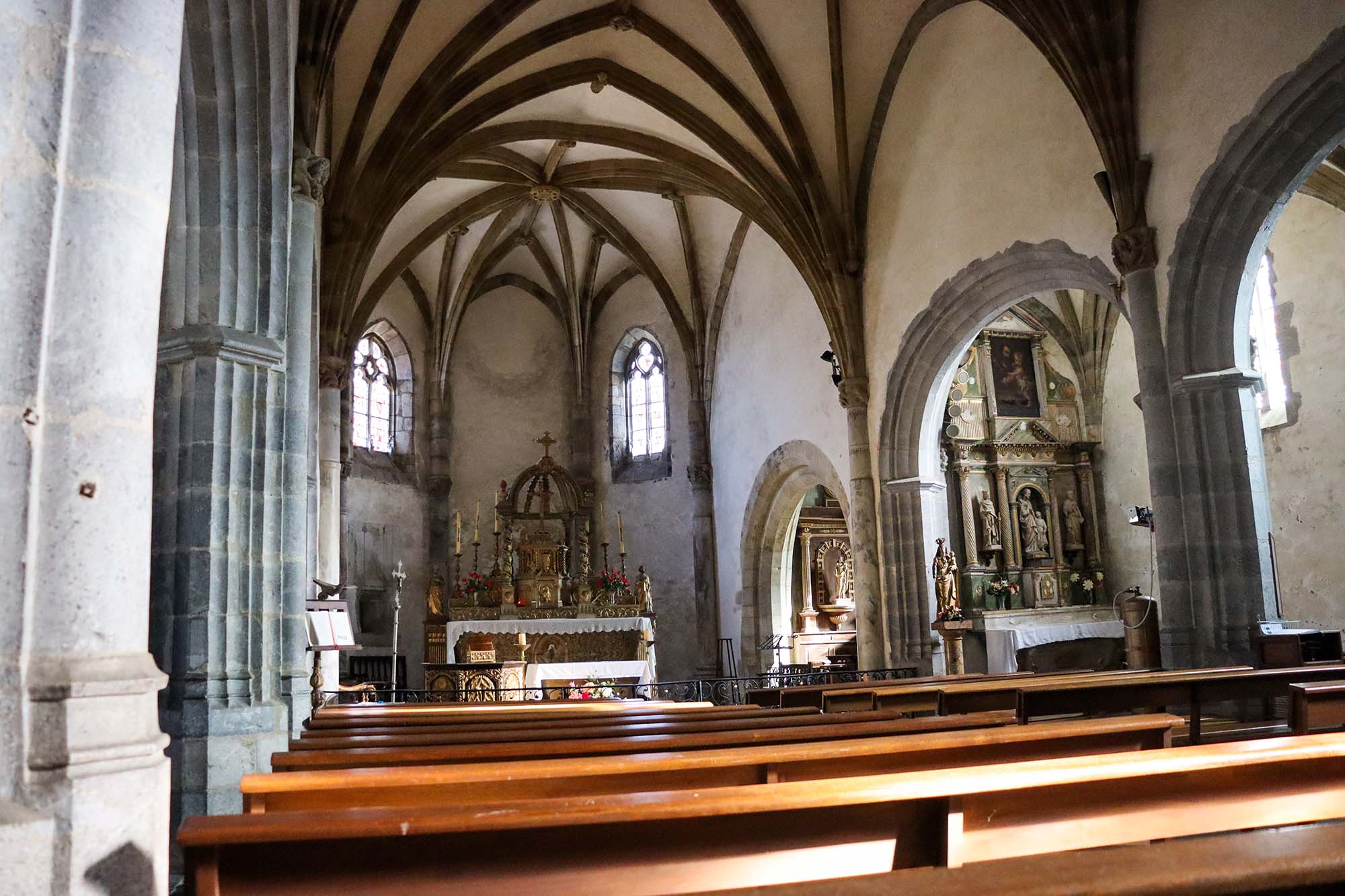 Interior de la iglesia de Bielle  - &copy; OTVO