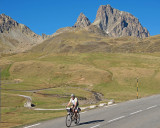 Cycliste-Vers-Col-Pourtalet2©CDT64-P.Gaillard