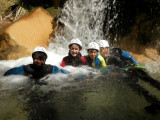 Ossaudeleau famille dans le canyon d'Os Lucas en valle de Tena