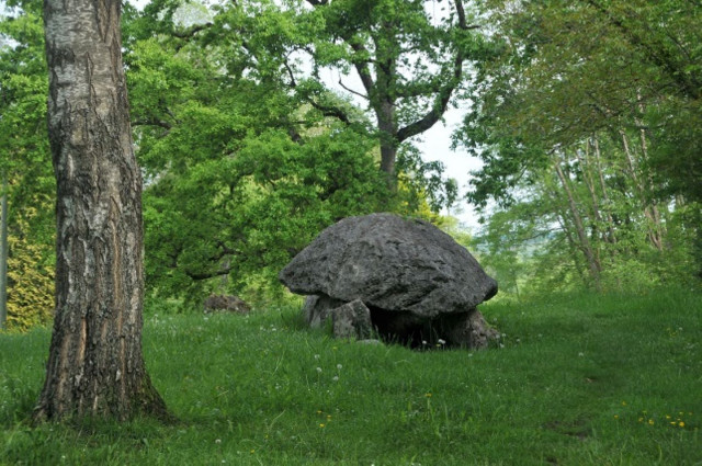 Dolmen-8