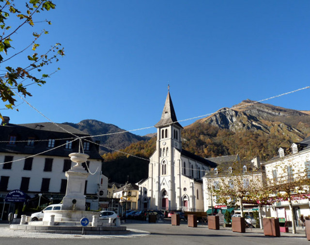 Iti-Patrimoine-Place-Laruns©CCVO-F.Magrou