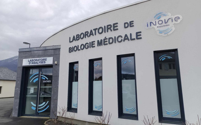 Laboratoire d'analyses 1440