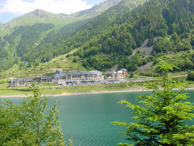 Lac-Fabreges-Village-Ete