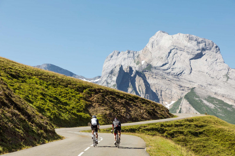 Cycliste au Col d'Aubisque 