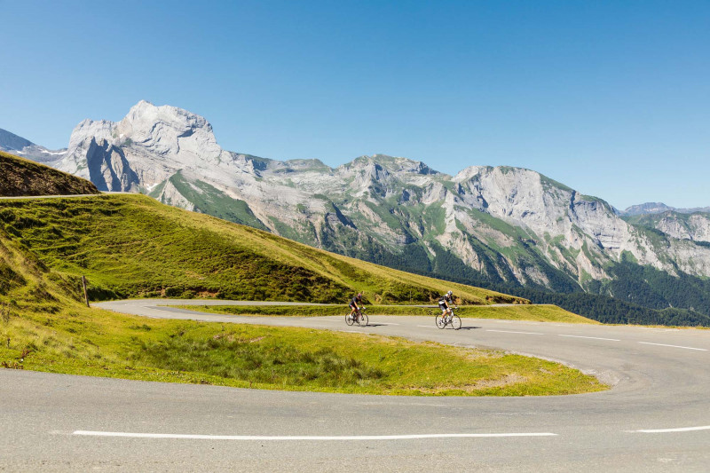 Cycliste au Col d'Aubisque 