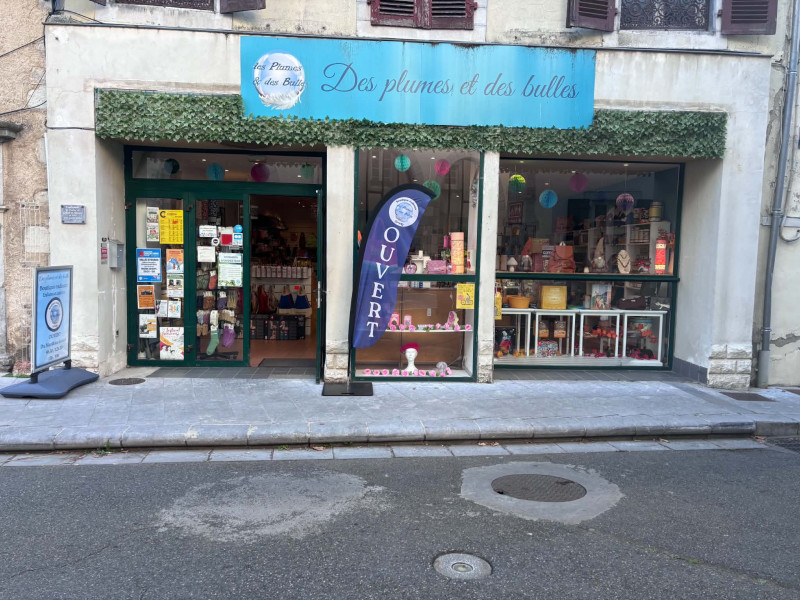 façade-des-plumes-et-des-bulles