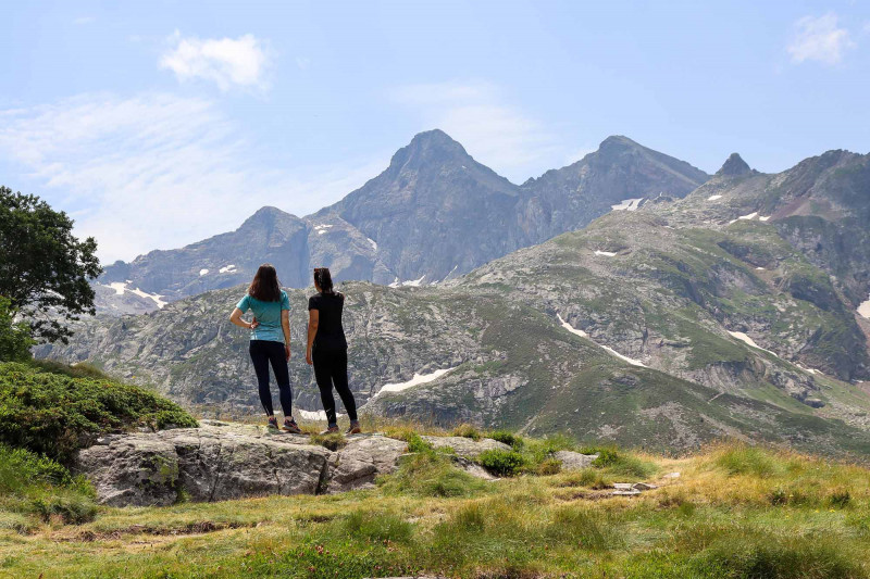 Randonnée au  lac d'Artouste face aux sommets