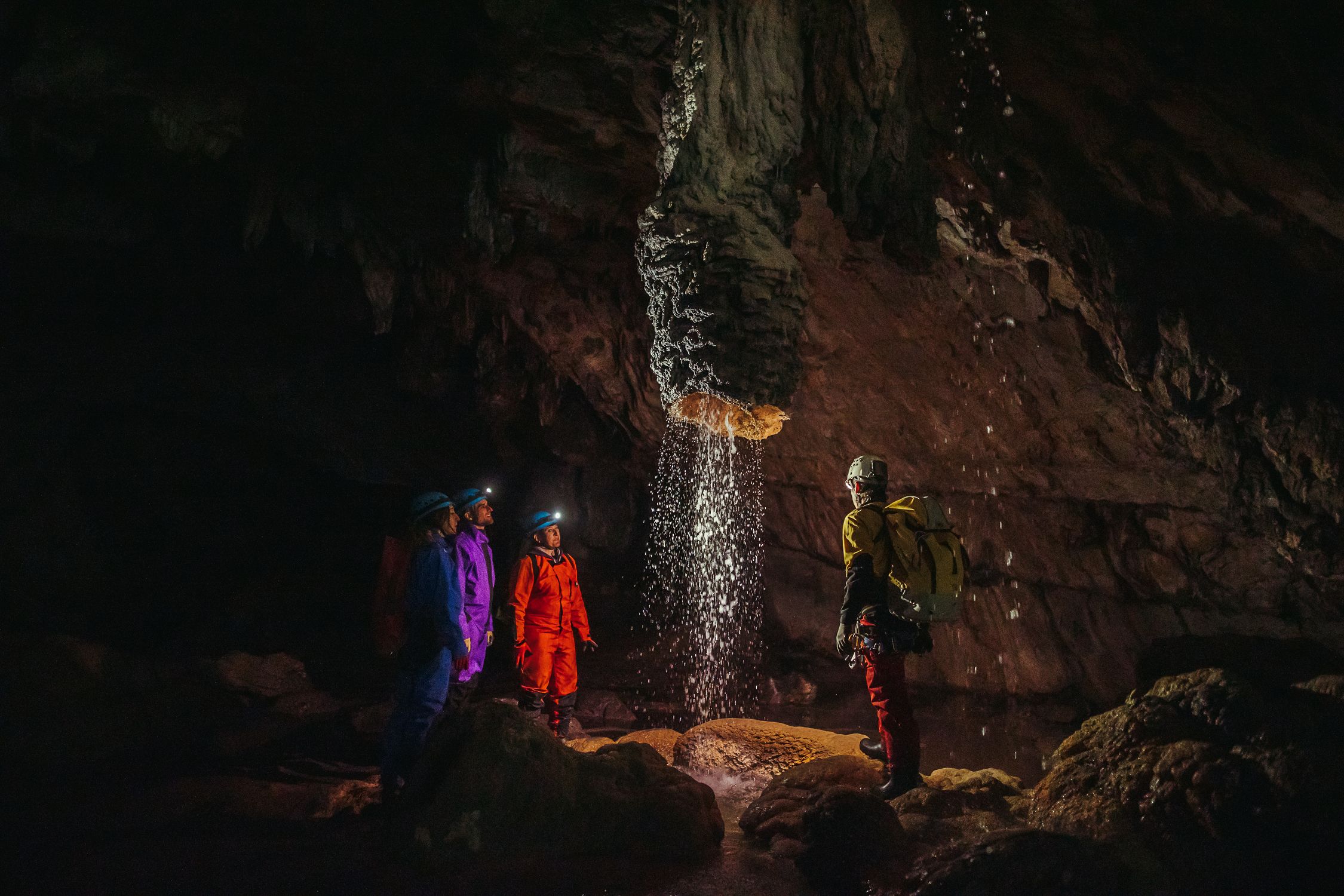 caving in the Eaux-Chaudes cave - &copy; Florian Monot