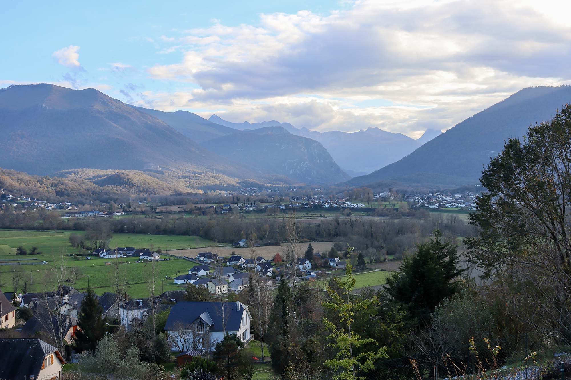 Vista desde el pueblo de Bescat  - &copy; OTVO
