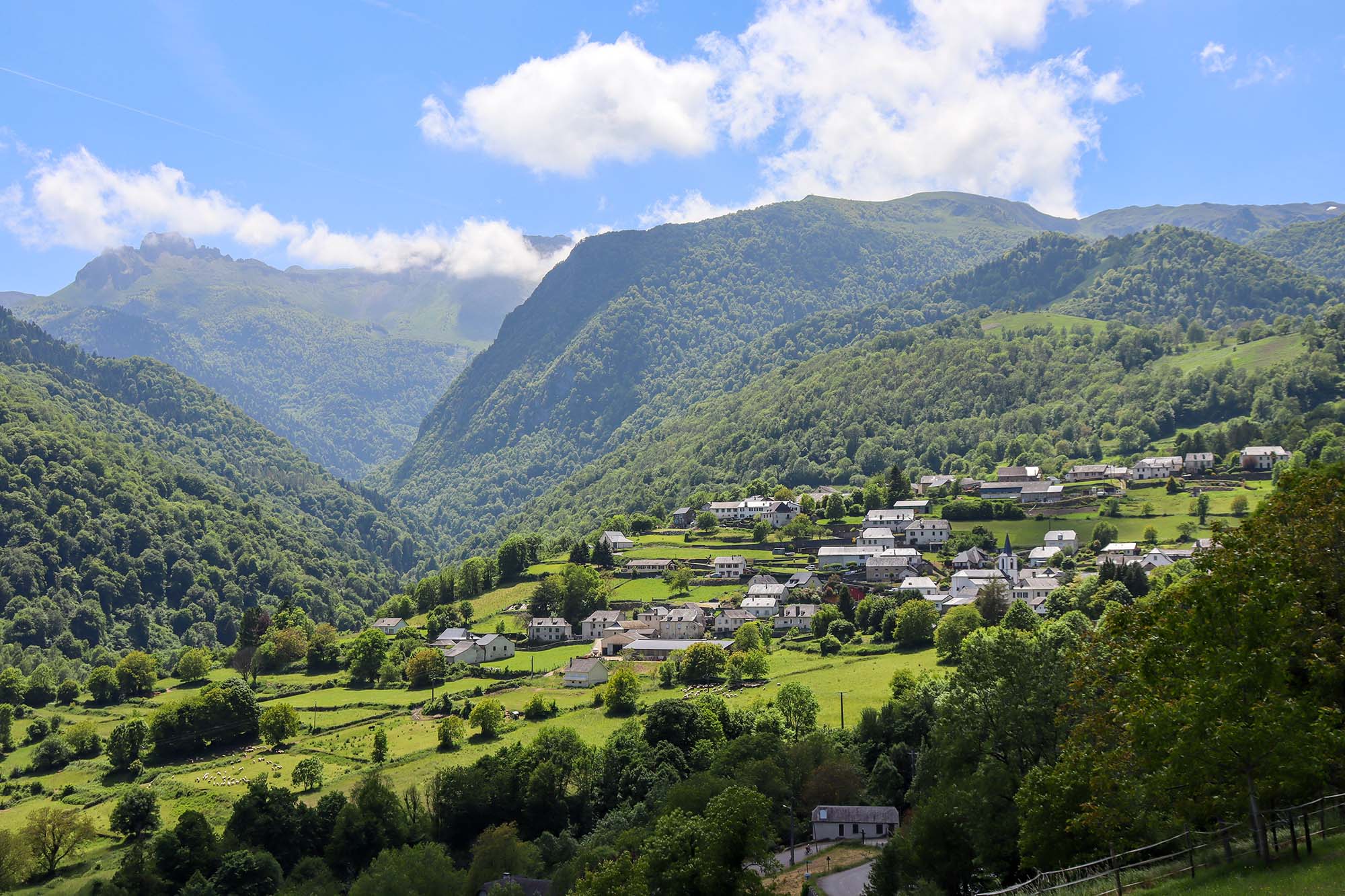 Vue du village de Bilhères-en-Ossau  - &copy; OTVO