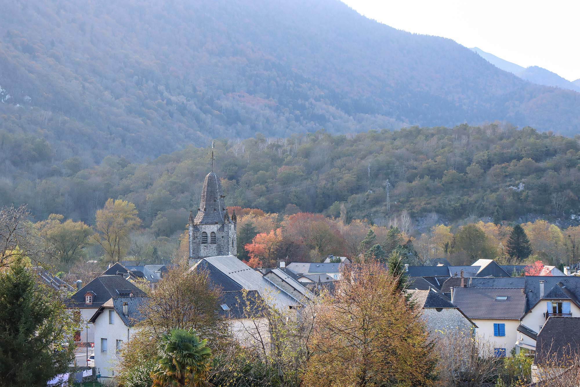 Vista del pueblo de Louvie-Juzon  - &copy; OTVO