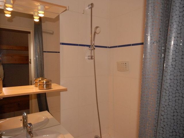 AGENCE BARROSO - SARRIERE 205 SDB