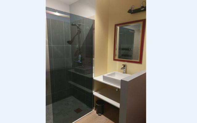 AUGER WANDA APT PAPRIKA 1440Capture