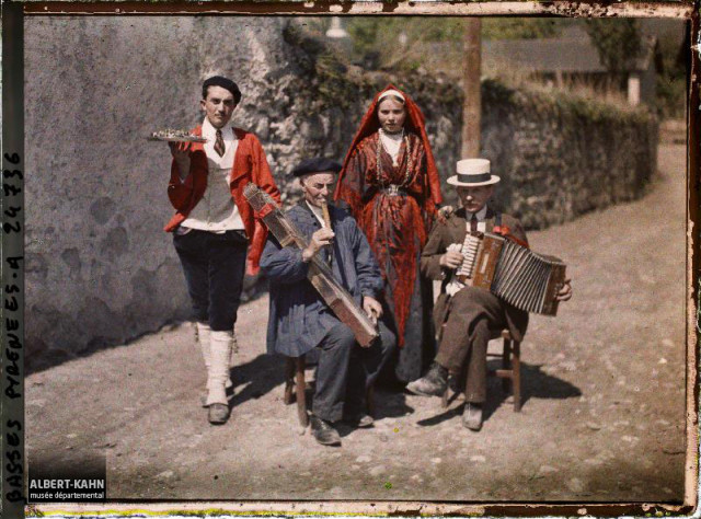 France, Vallée d'Ossau, Vallée d'Ossau Les Musiciens Ossalois (Tambourin et bisauflûte)