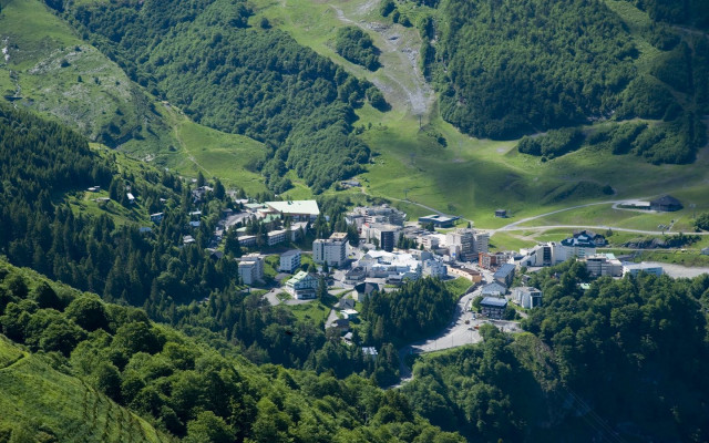 Village de GOURETTE vue depuis aubisque 1440