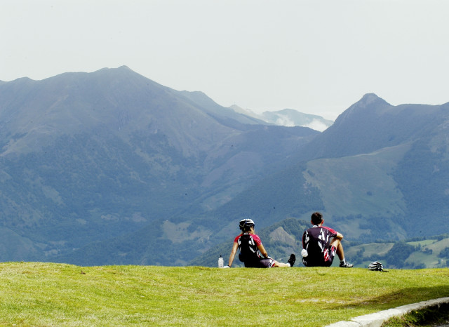 Col d'Aubisque cyclistes au repos