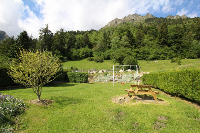 jardin vu sur montagne a partager avec l'autre gîte