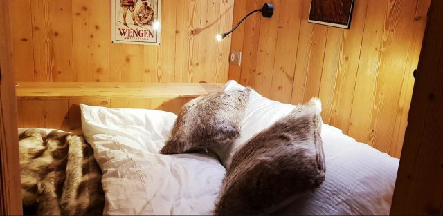 La-Bergerie-de-Louvie-photo-cabine-2