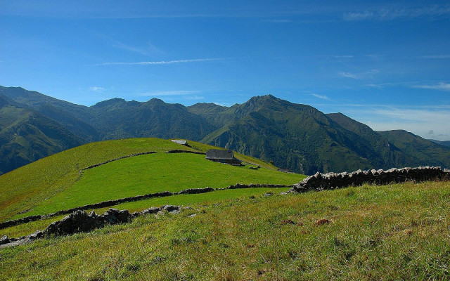 MONTAGNE VERTEMontagne verte