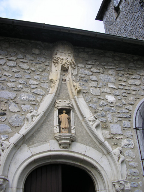 Porte de l'église d'Izeste