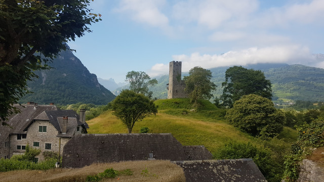 Tour-Ossau-004-chateau-ruine-castet