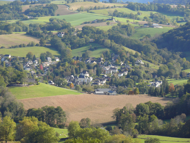 Vue de rébénacq depuis le chemin des crêtes