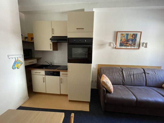 _lv_images__lot_0000000003_03_326834