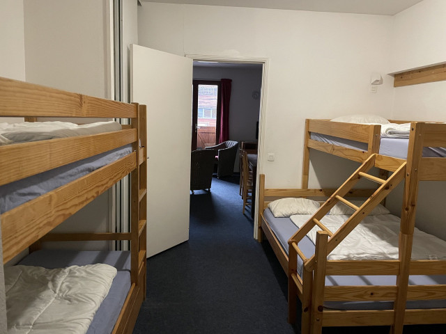 _lv_images__lot_0000000005_04_313251