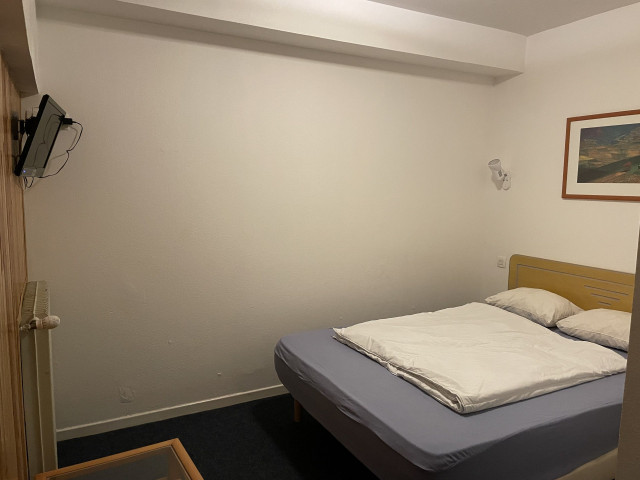 _lv_images__lot_0000000005_09_304590