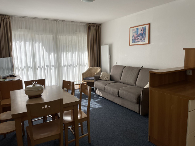 _lv_images__lot_0000000009_05_298452