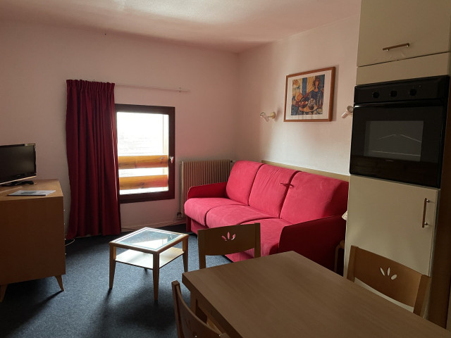 _lv_images__lot_0000000011_03_321780