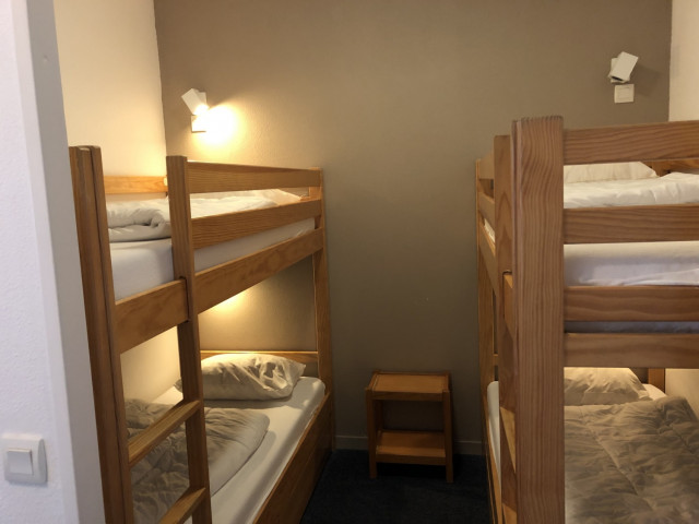 _lv_images__lot_0000000016_04_352810