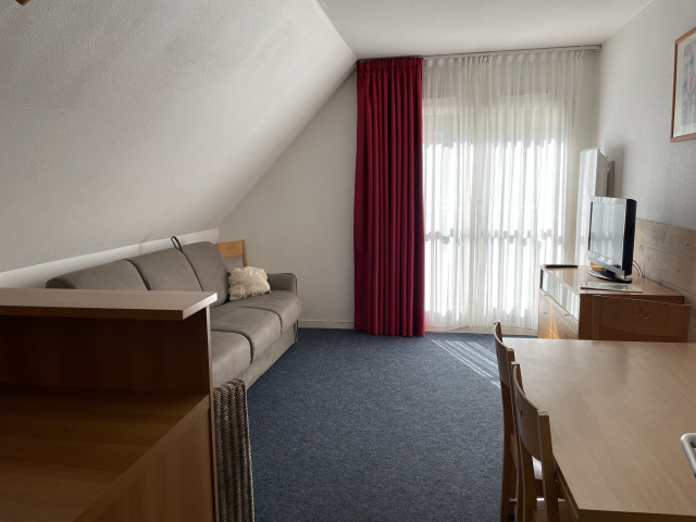 _lv_images__lot_0000000018_03_313790