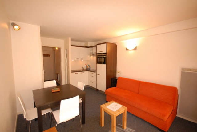 _lv_images__lot_0000000023_01_292385