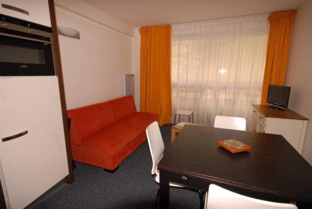 _lv_images__lot_0000000023_03_270196