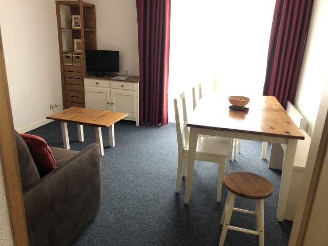 _lv_images__lot_0000000027_02_307307