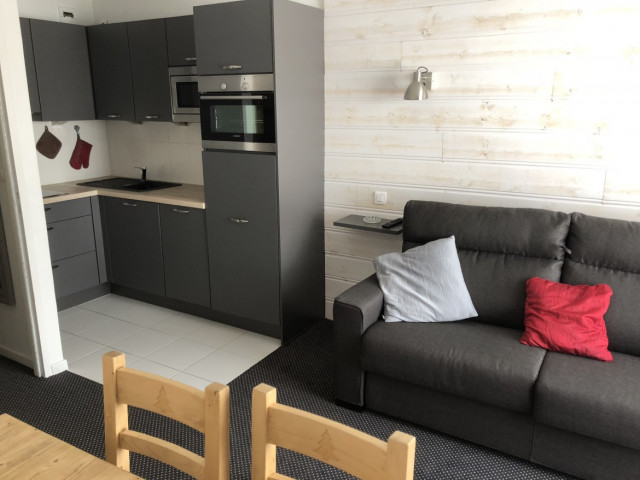 _lv_images__lot_0000000040_01_270125