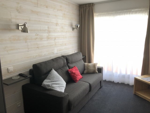 _lv_images__lot_0000000040_02_292943