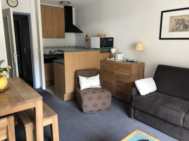 _lv_images__lot_0000000044_01_486652