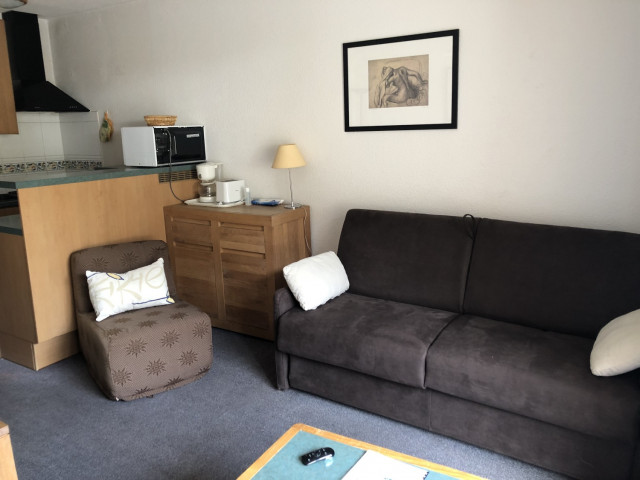 _lv_images__lot_0000000044_03_298305