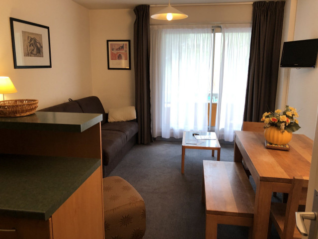 _lv_images__lot_0000000044_04_268083