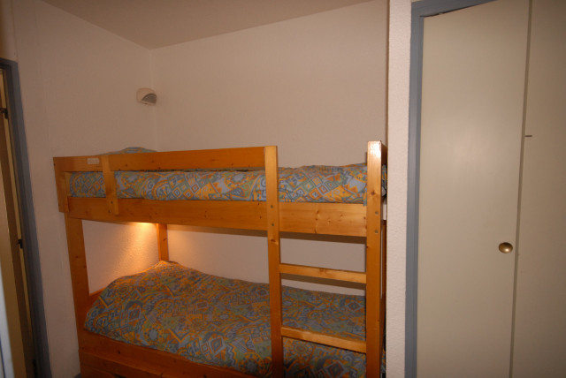 _lv_images__lot_0000000044_11_346676