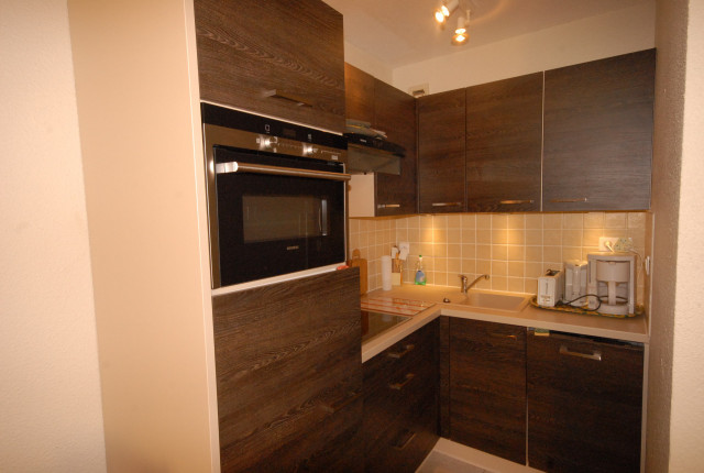 _lv_images__lot_0000000057_04_295952