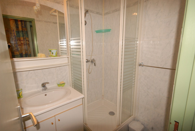 _lv_images__lot_0000000057_05_285564